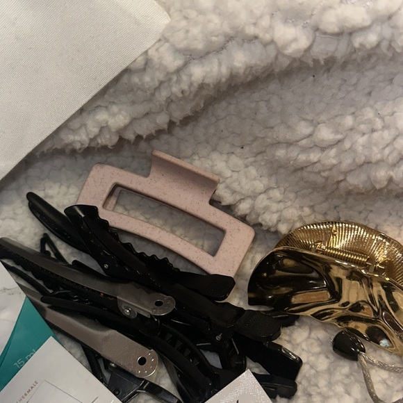 ‼️SOLD‼️Tote bag filled with goodies - Picture 4 of 7